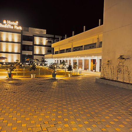 Hotel Buddha Park, Paharia, Варанаси Екстериор снимка