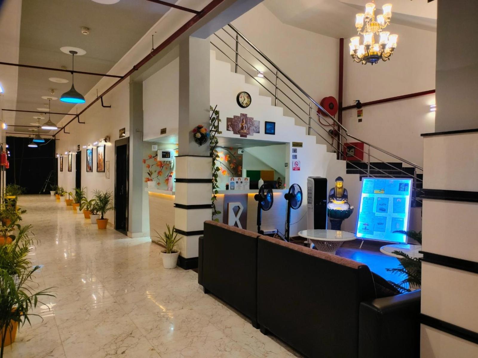 Hotel Buddha Park, Paharia, Варанаси Екстериор снимка