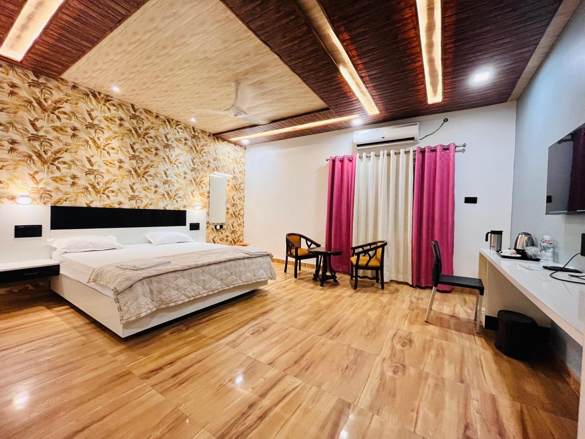 Hotel Buddha Park, Paharia, Варанаси Екстериор снимка