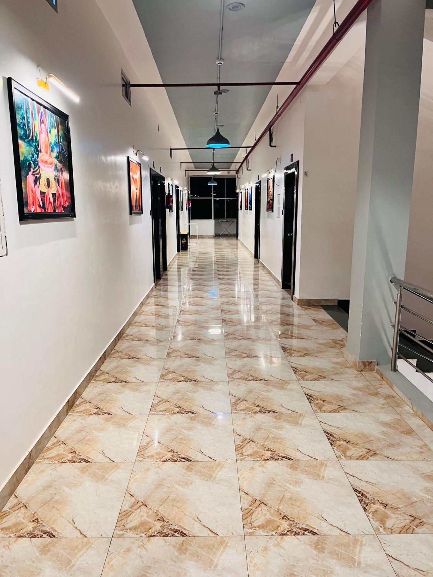 Hotel Buddha Park, Paharia, Варанаси Екстериор снимка