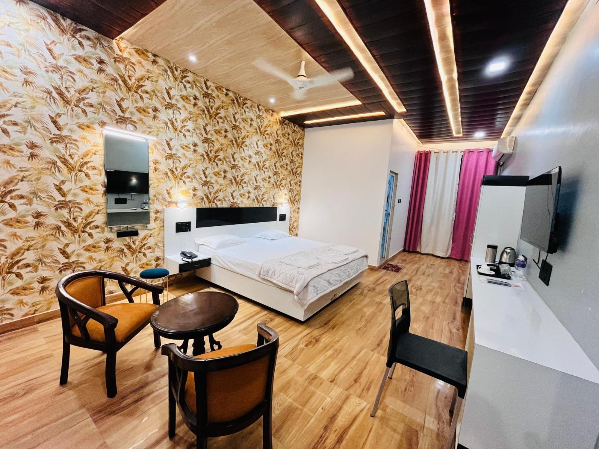 Hotel Buddha Park, Paharia, Варанаси Екстериор снимка